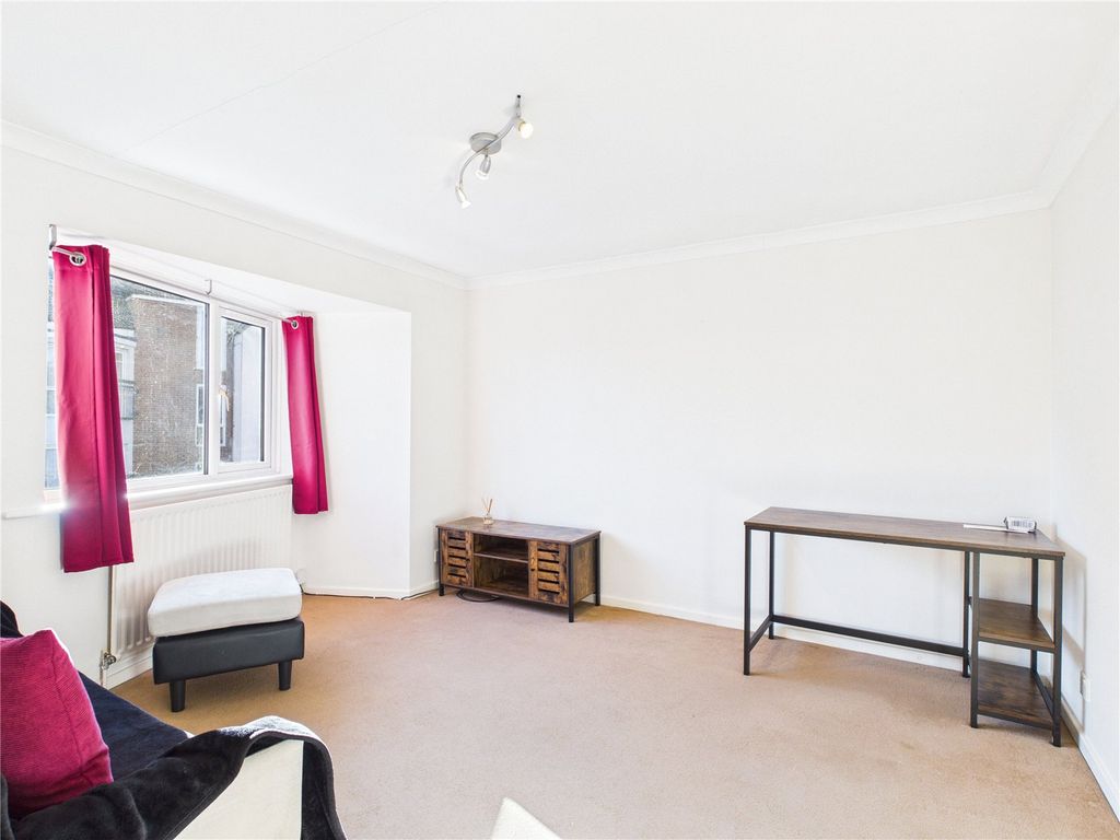 Property photo 3 of 10 Picture No. 13