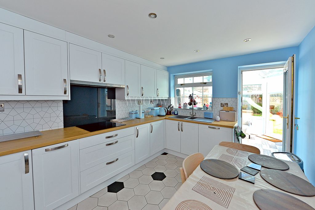 Property photo 2 of 18 Cnl_4831