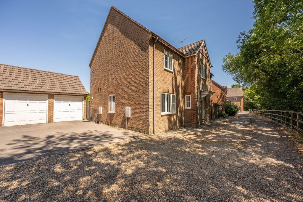 Property photo 1 of 31