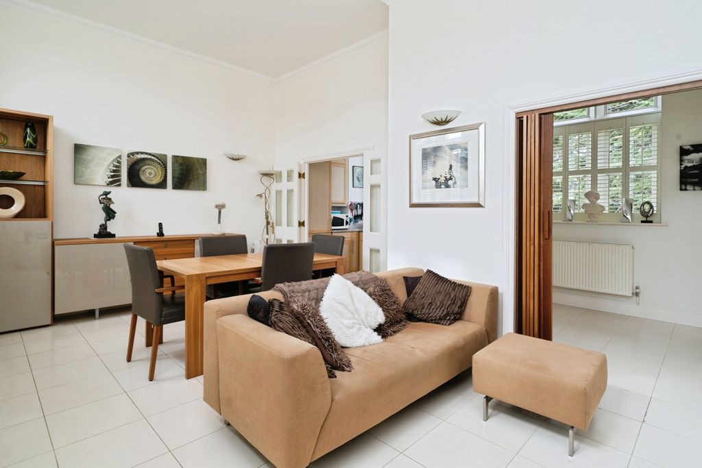 Property photo 3 of 17 Photo