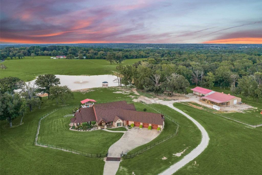 Property photo 1 of 26