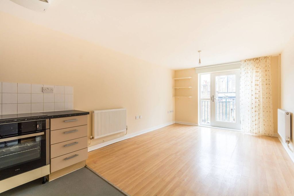 Property photo 2 of 7