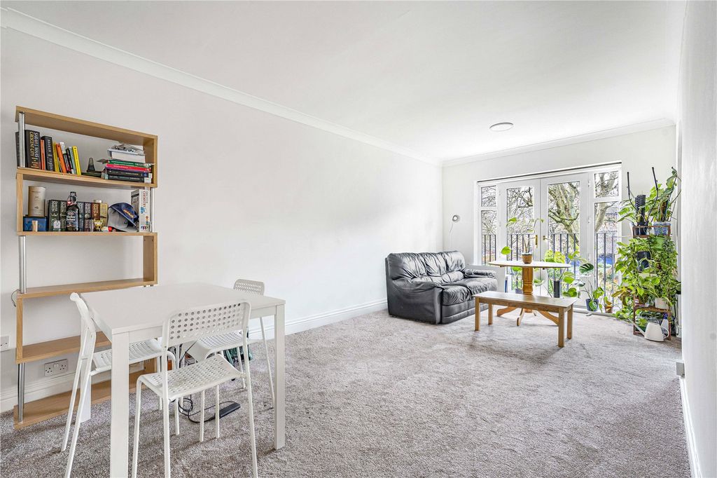 Property photo 2 of 10 Dining/ Sitting Room