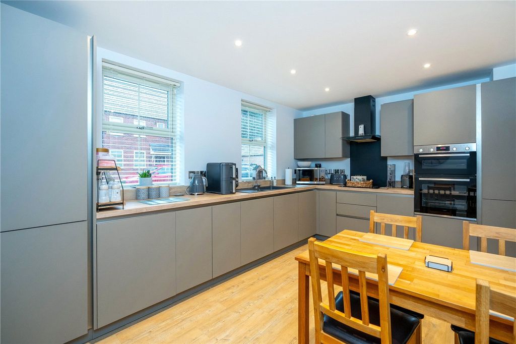 Property photo 2 of 19 Picture No. 03