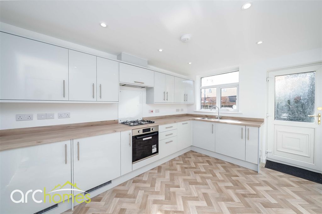 Property photo 3 of 22 Dsc03367-Edit.Jpg