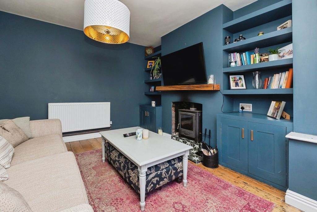 Property photo 3 of 20 Pbox-Img.Jpg