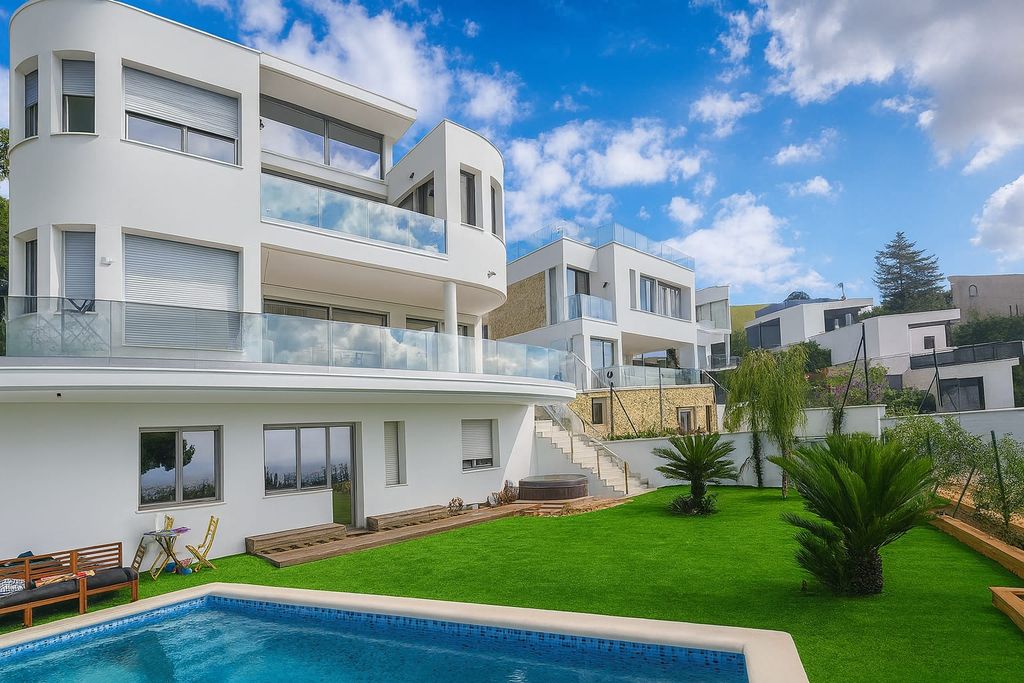 Property photo 1 of 24