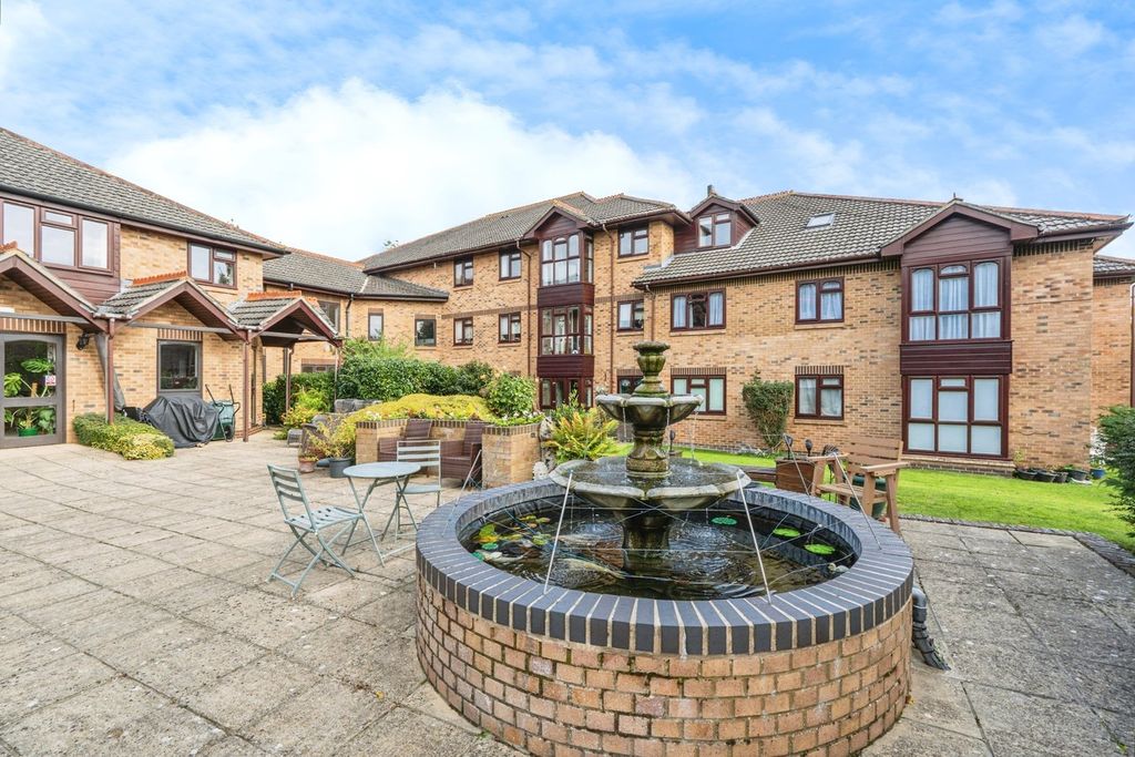 Property photo 1 of 16