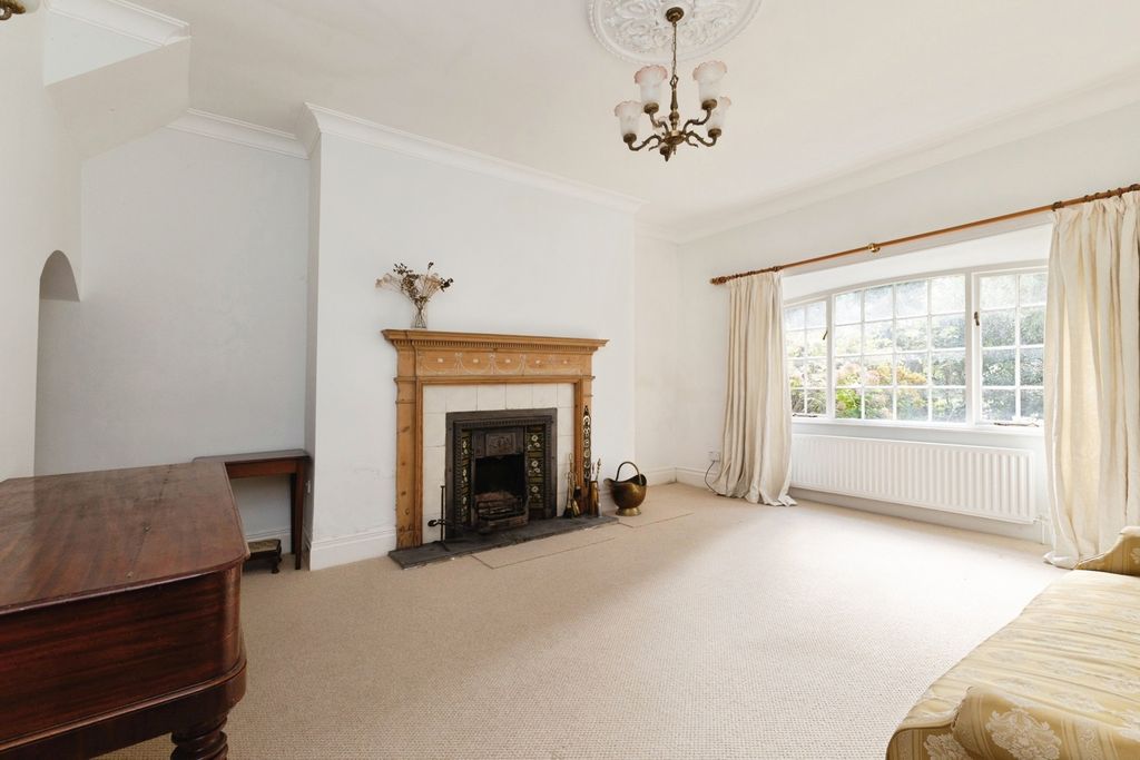 Property photo 3 of 25 Photo