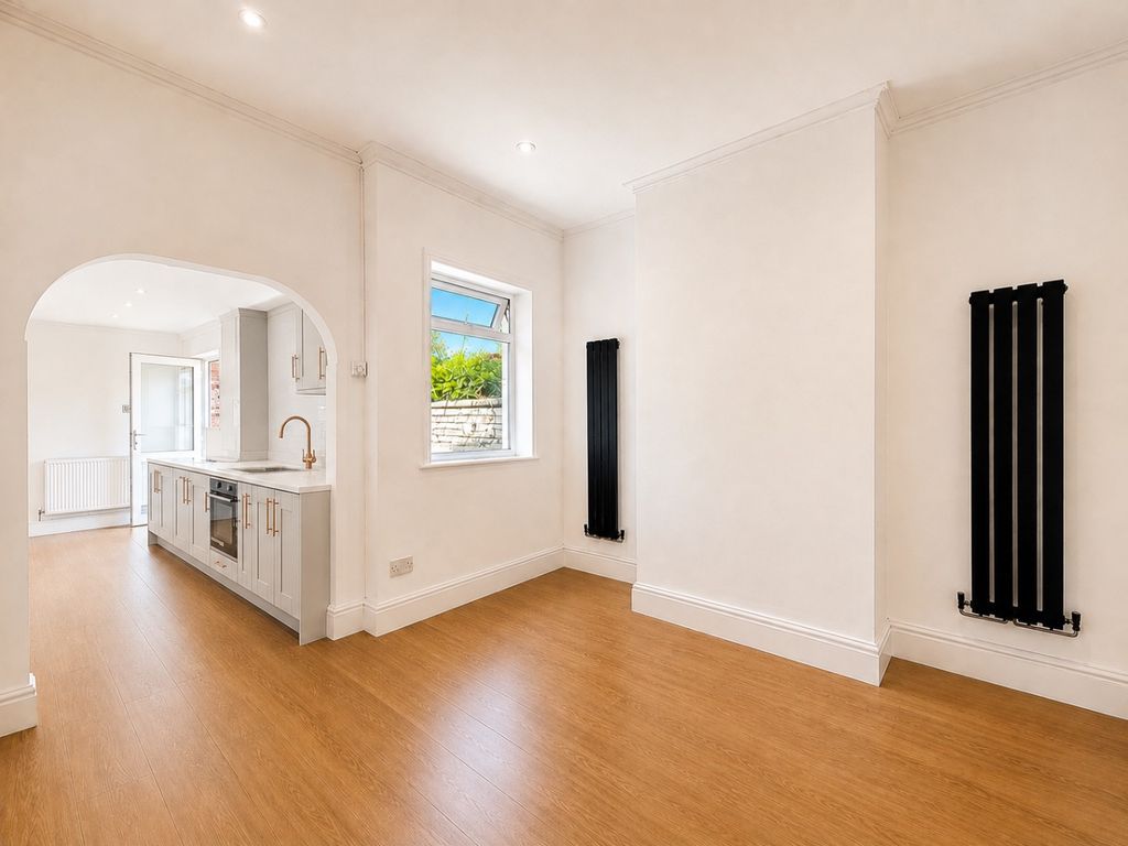 Property photo 3 of 15 5386342