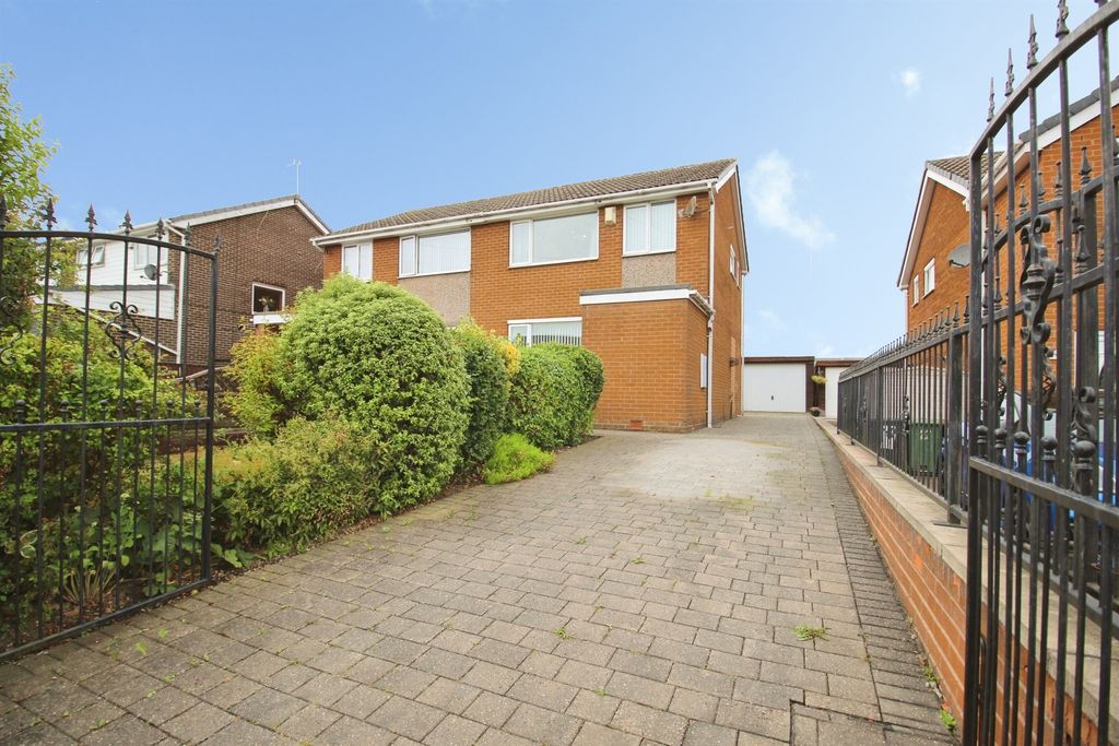 Property photo 1 of 15