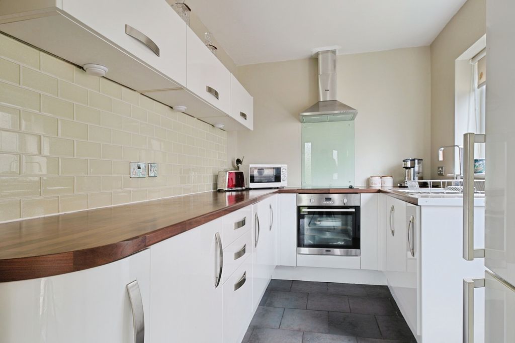 Property photo 3 of 8 4348269
