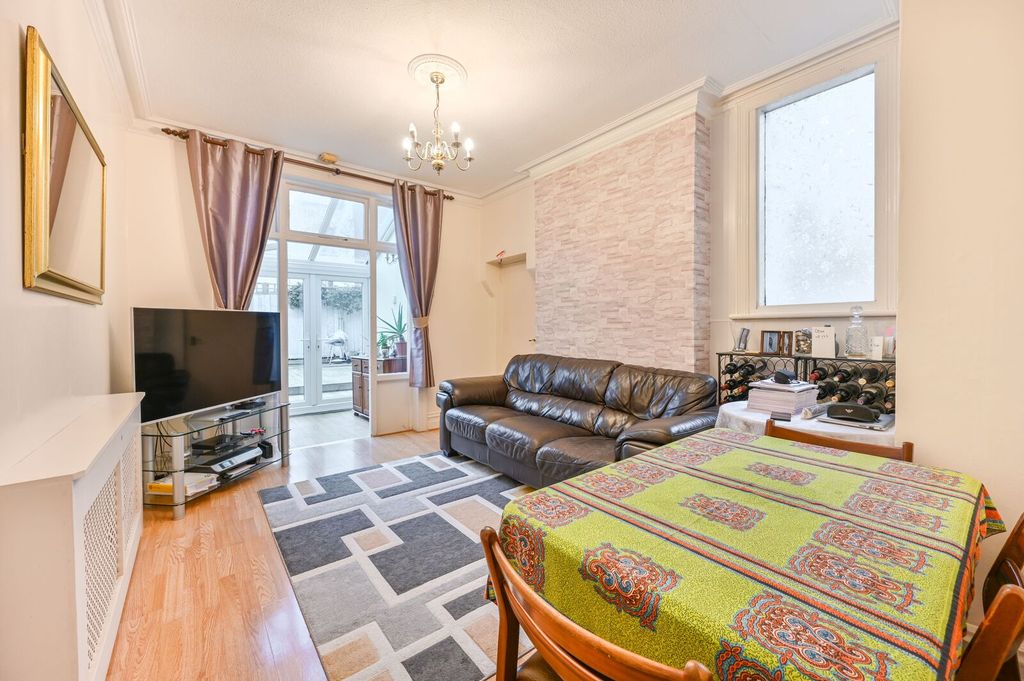 Property photo 2 of 10