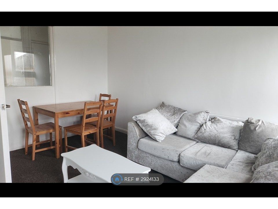 Property photo 1 of 23 Living Room/Diner