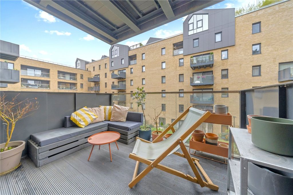 Property photo 3 of 17 Picture No. 10