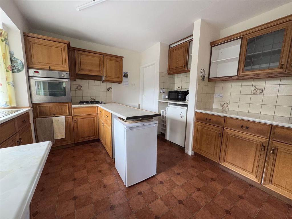 Property photo 3 of 36