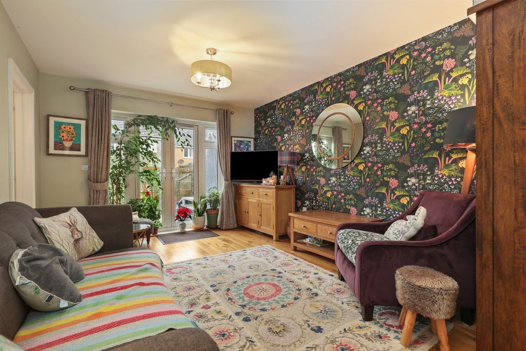 Property photo 3 of 19