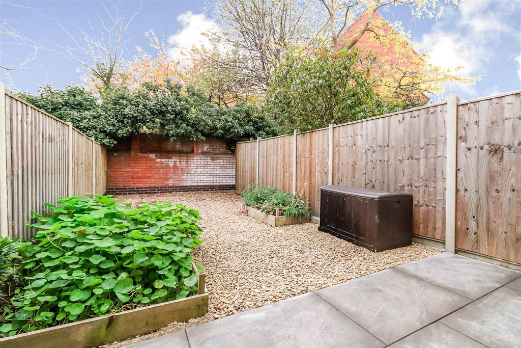 Property photo 2 of 9 Two-Bed-House-Hatherley (4).Jpg