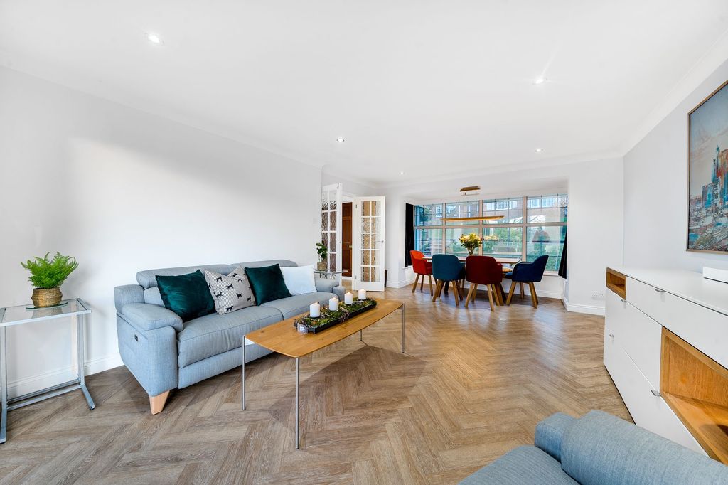 Property photo 3 of 23