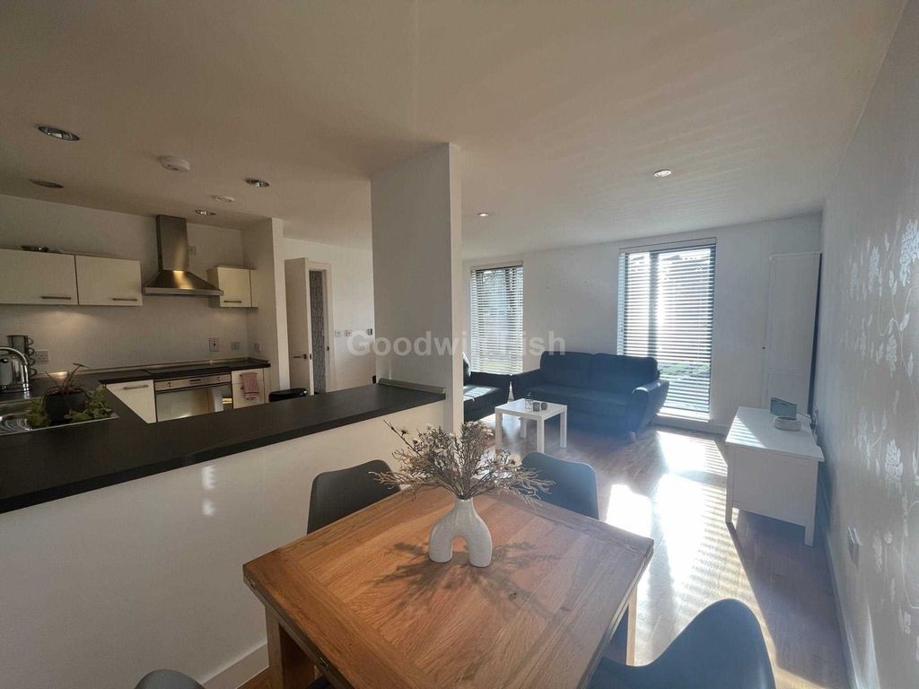 Property photo 2 of 12