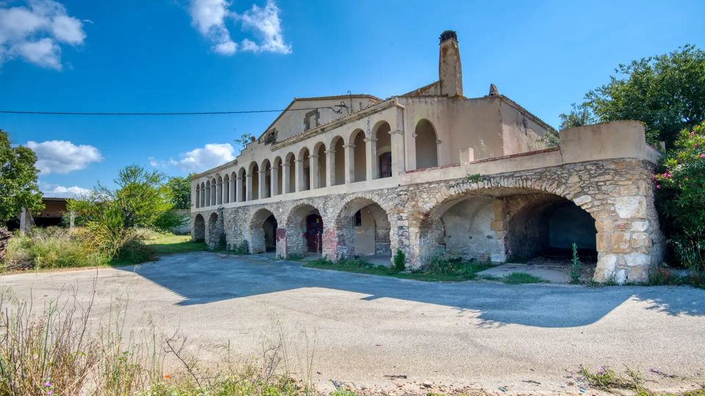 Property photo 2 of 41