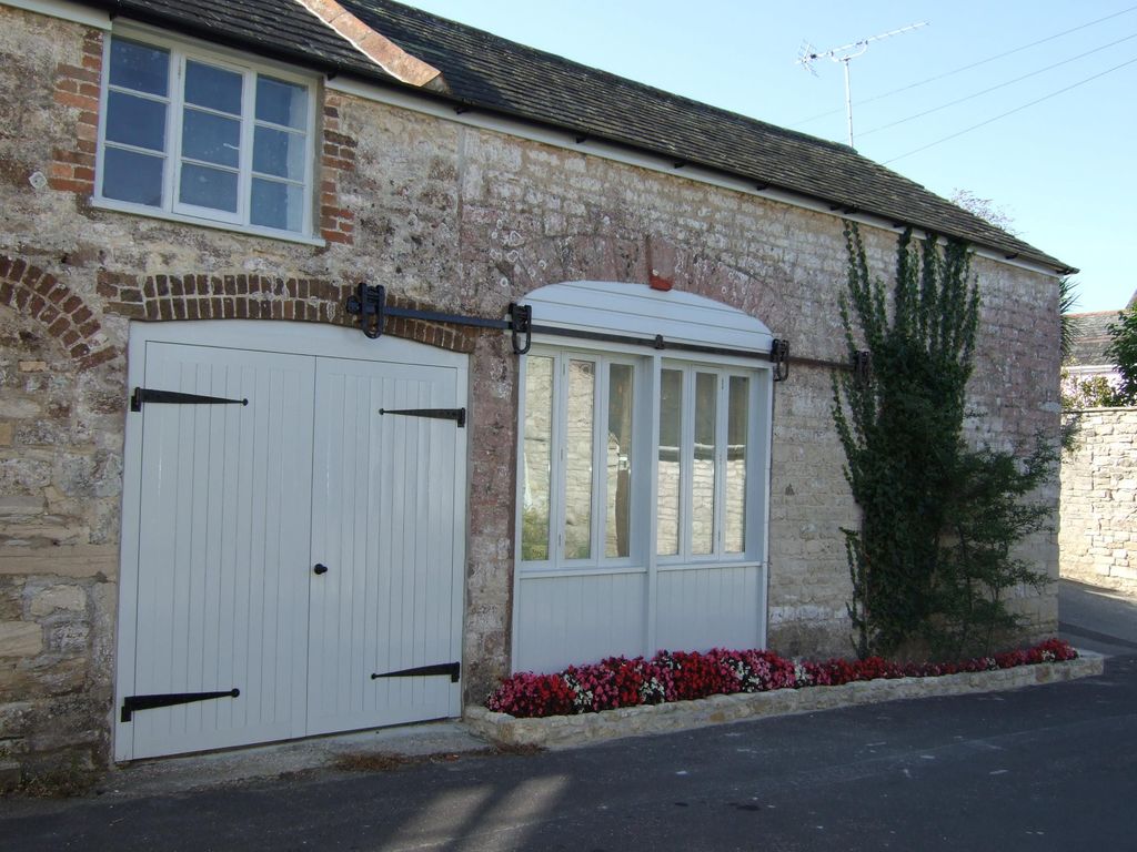Property photo 2 of 16 Image
