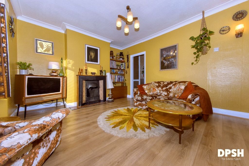 Property photo 2 of 22