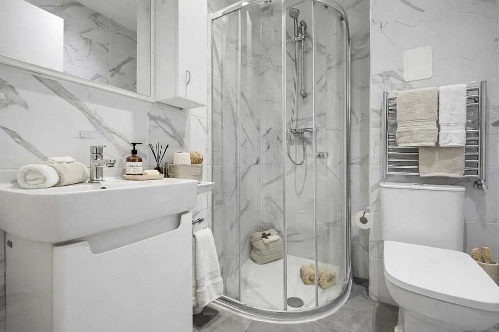 Property photo 3 of 9 Sr5.Jpeg