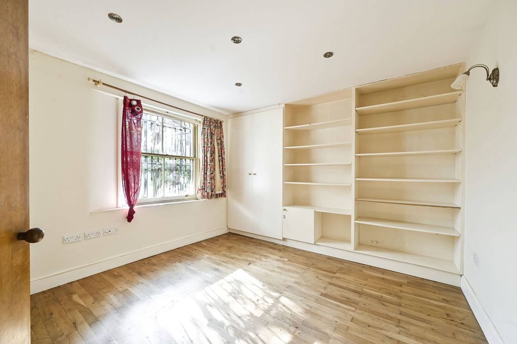 Property photo 2 of 10