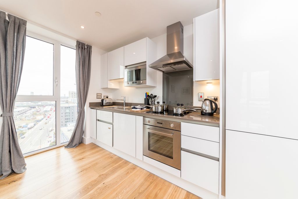 Property photo 3 of 12 Photo 2