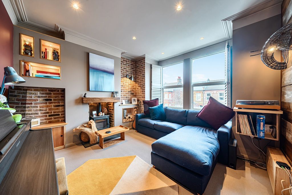 Property photo 1 of 16 1406731-7-6994887...