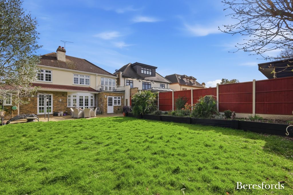 Property photo 2 of 33 Picture No. 99