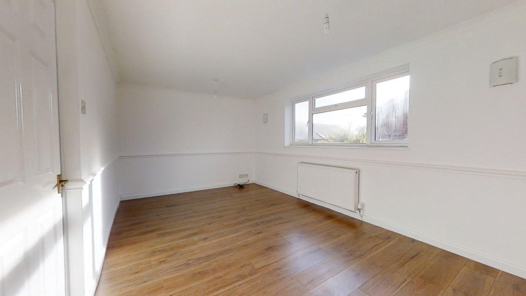 Property photo 2 of 6 Lounge