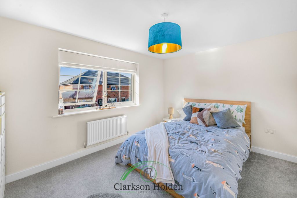 Property photo 3 of 19