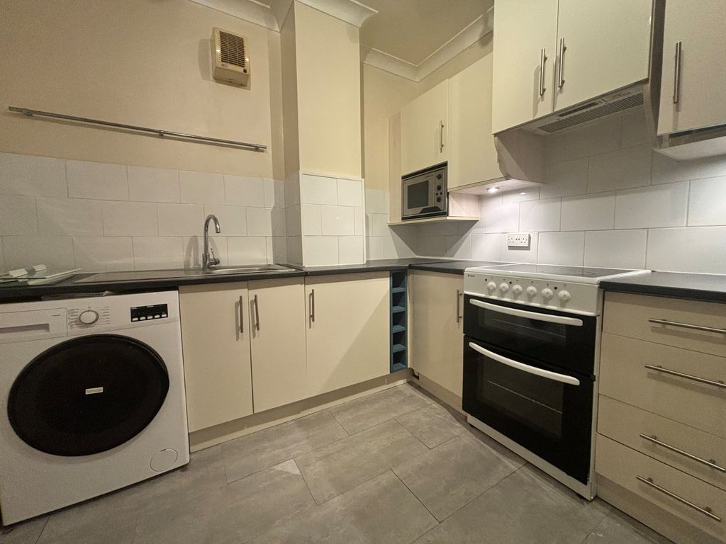 Property photo 3 of 9 Picture No. 15