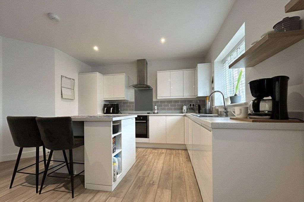 Property photo 2 of 15 Picture 2