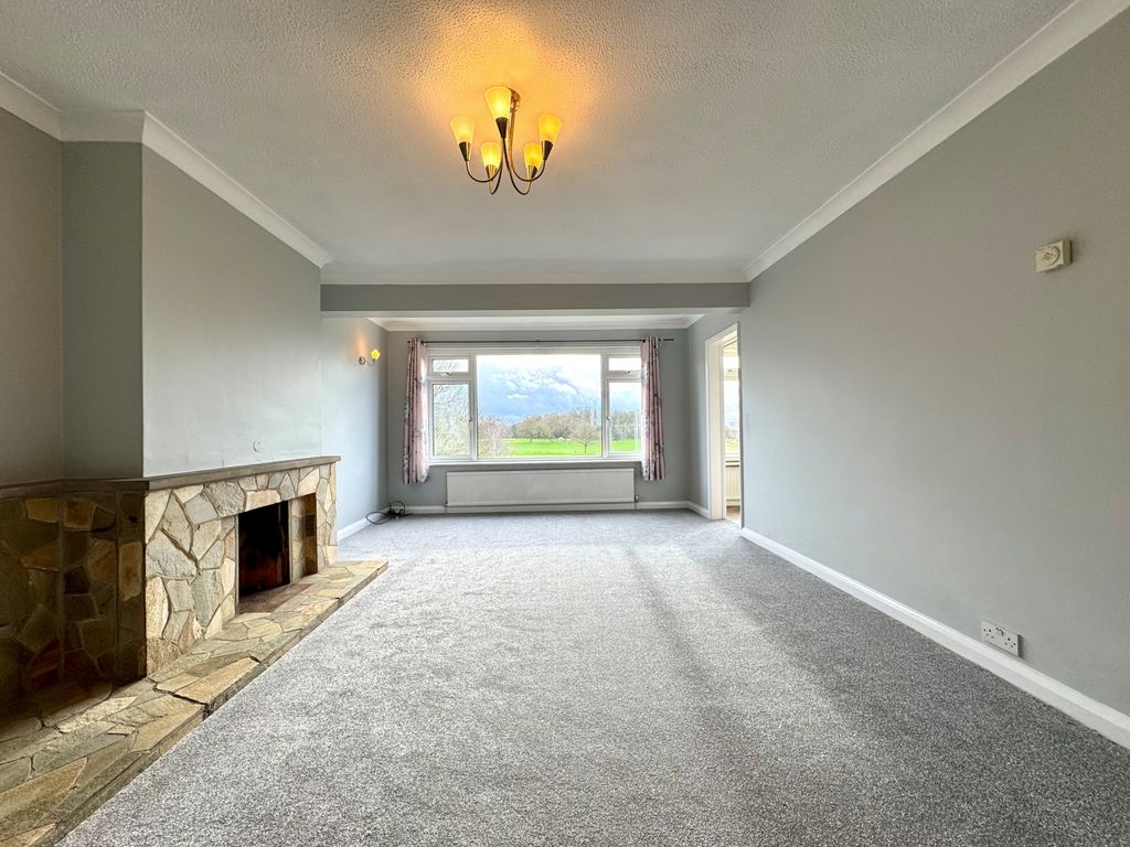 Property photo 3 of 11 Gallery