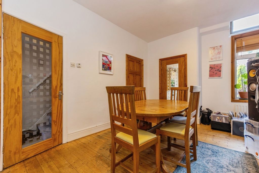 Property photo 3 of 21 Pbox-Img.Jpg