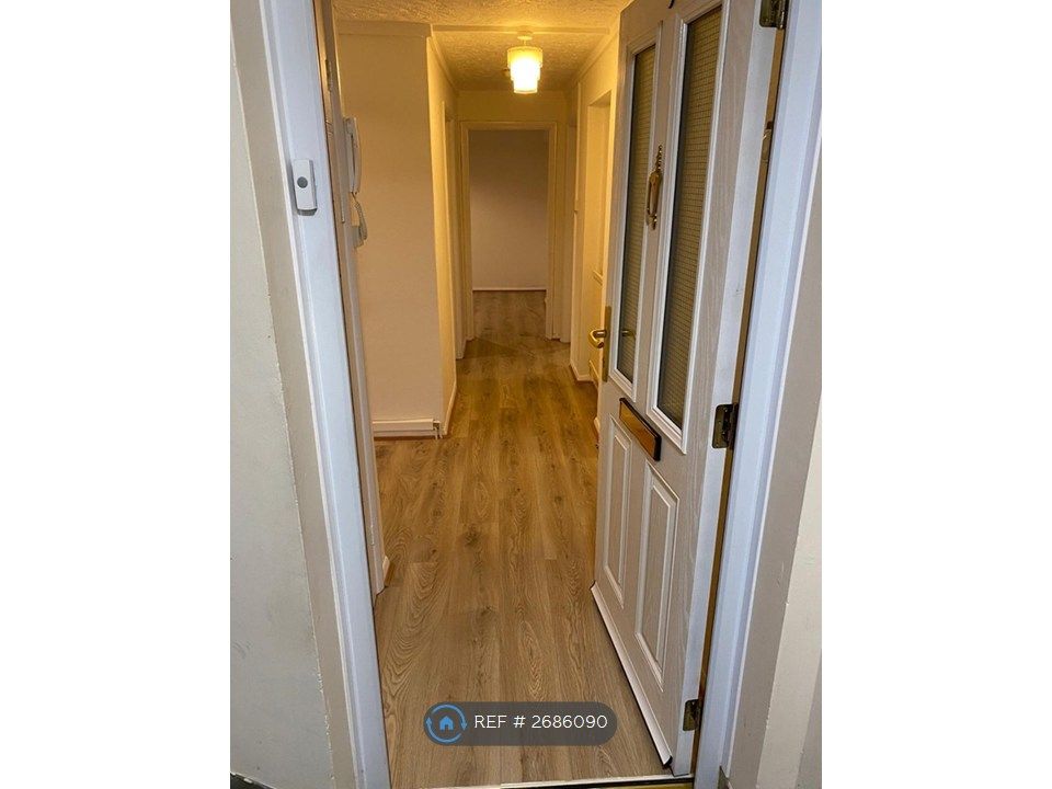 Property photo 2 of 17 Entrance Hall-1