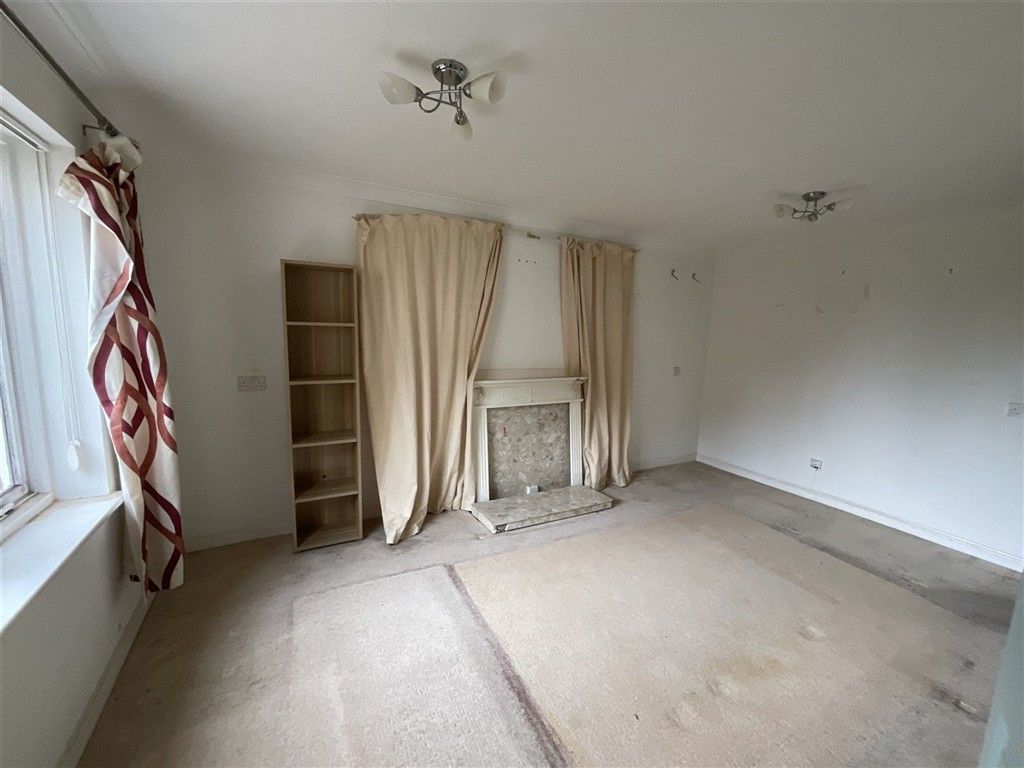 Property photo 1 of 10 Lounge