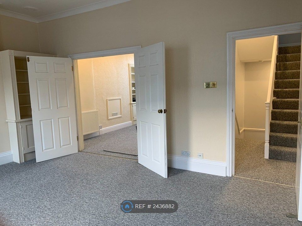 Property photo 1 of 14 Lounge