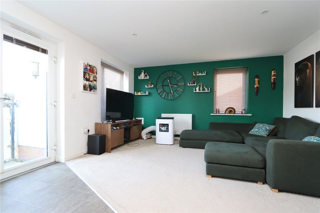 Property photo 2 of 11 Picture No. 08