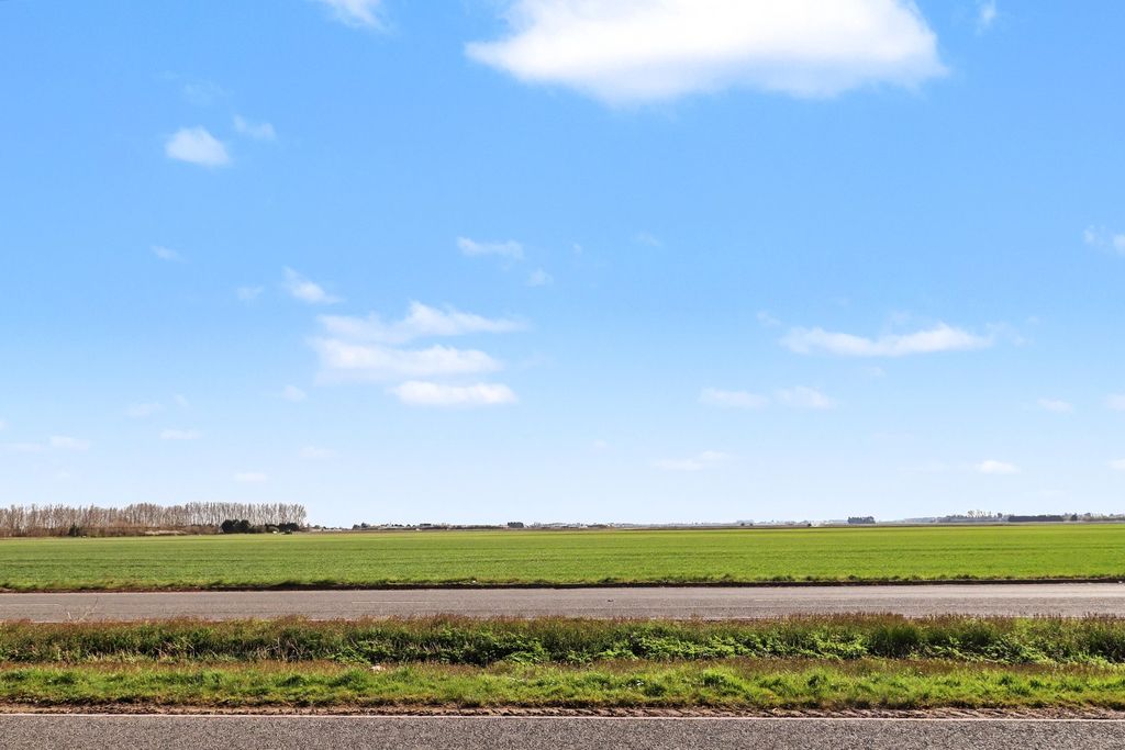 Property photo 3 of 19 4970265