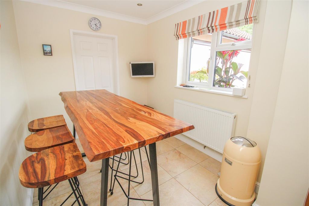Additional image 10 of 5 bed detached house for saleCommonside Road, Harlow CM18