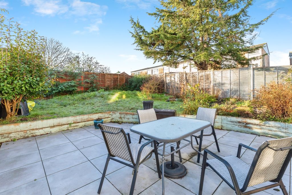 Property photo 1 of 8