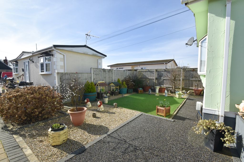 Property photo 2 of 9 Front Garden