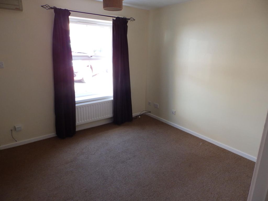 Property photo 2 of 10 Living Room