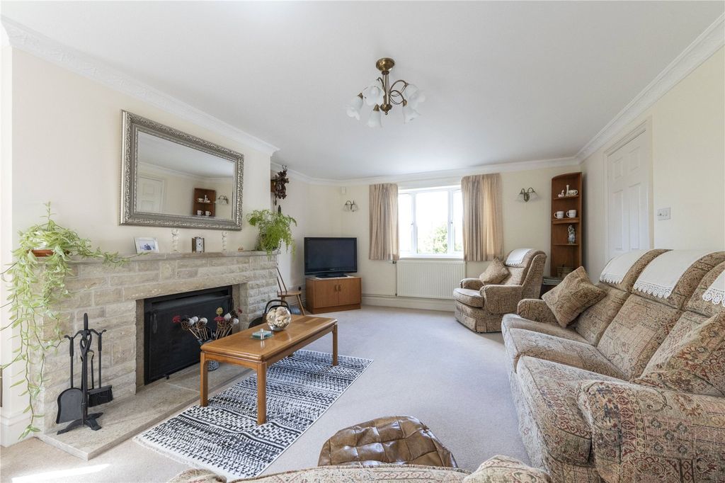 Property photo 3 of 32 Picture No. 33