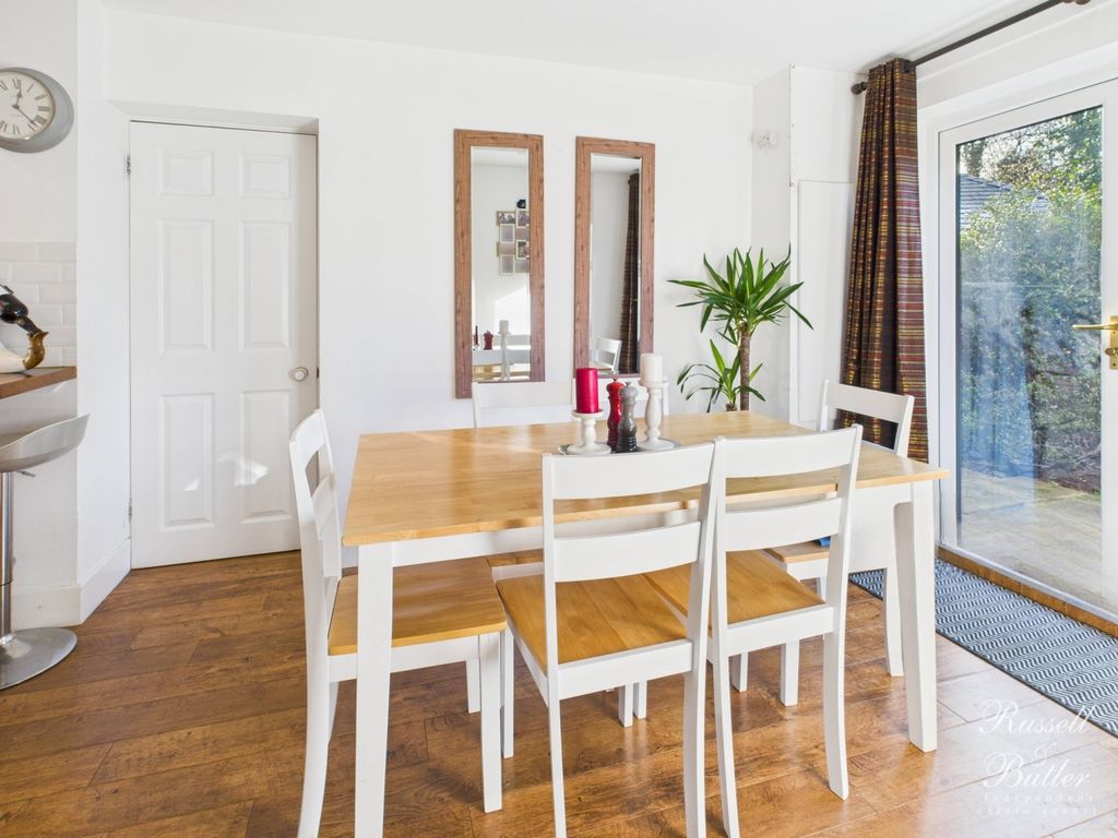 Property photo 3 of 15 Cam02127G0-Pr0372-Still003