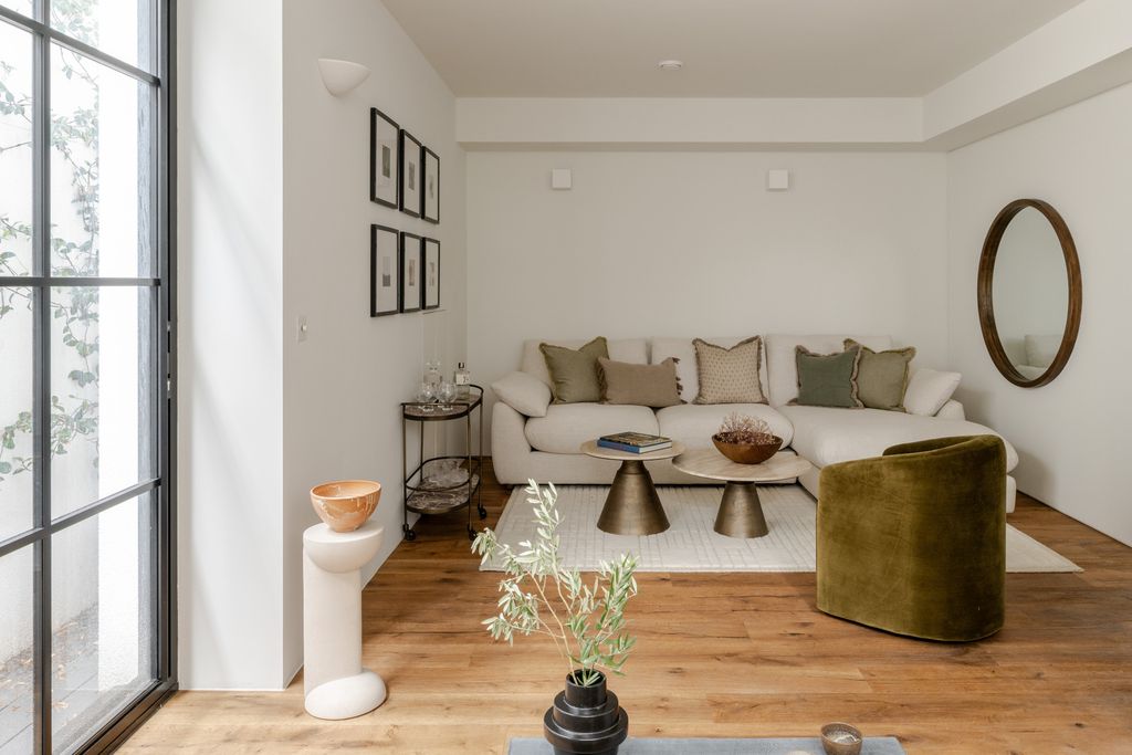 Property photo 1 of 40 308052 - 20250902-Tmh_Netherhall-Gdns-26_Hi_Res.Jpg